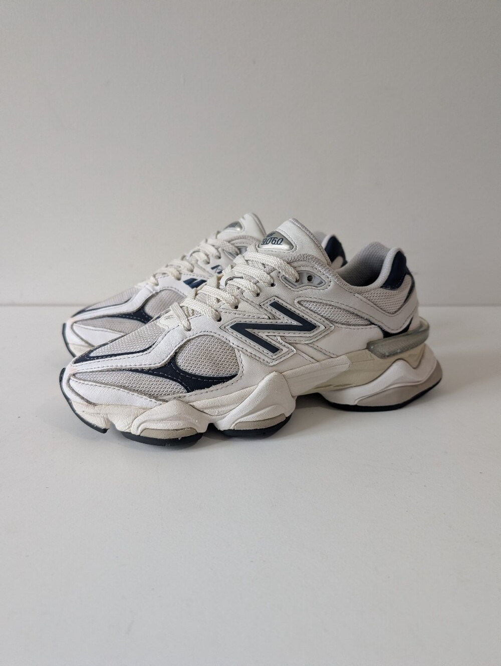 New Balance 9060 White/Navy Blue running Sneakers - women's Size 5.5